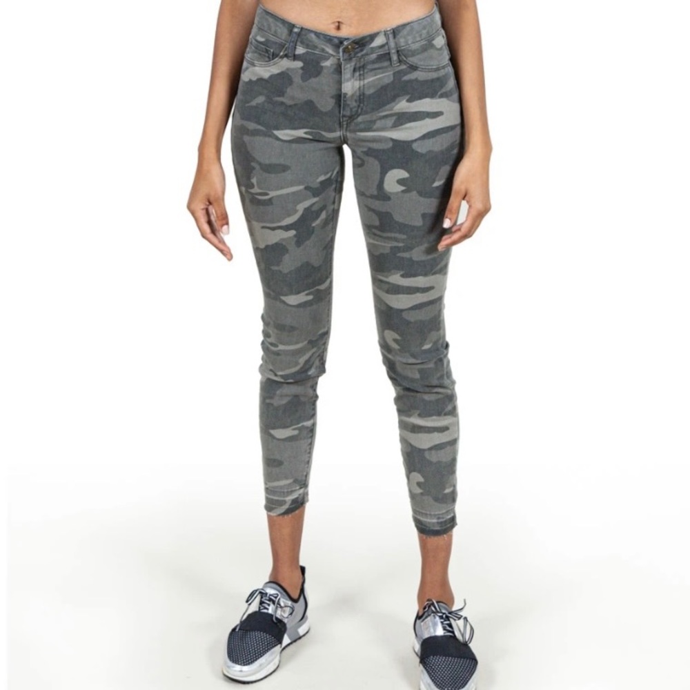 REWASH BRAND Camo Jeans, size 11